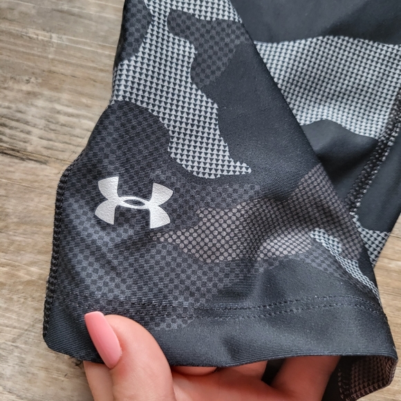 black and grey under Armour camo leggings - Picture 4 of 5